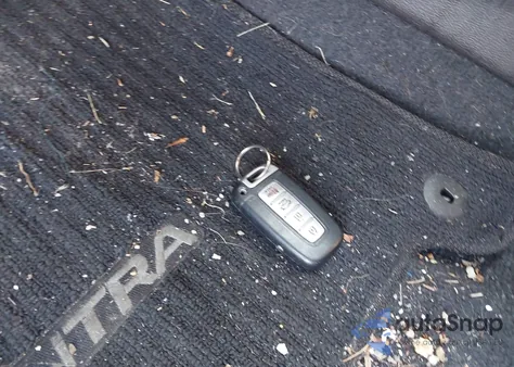 2013 Hyundai Elantra Gls/Limited z USA, uszkodzony, nr VIN 5NPDH4AE3DH299200